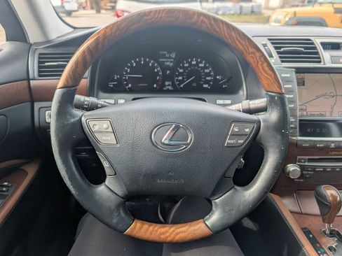 Used 2011 Lexus LS 460 AWD w/ Comfort Pkg image 10