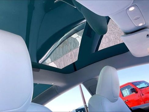 Used 2025 Tesla Model 3 Long Range RWD image 29