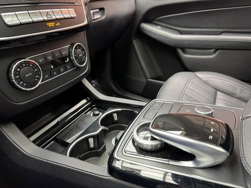 Used 2019 Mercedes-Benz GLE 400 4MATIC image 18