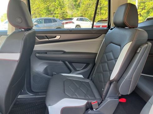 New 2026 Volkswagen Atlas Peak Edition image 14