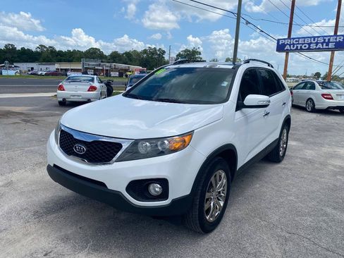 Used 2011 Kia Sorento EX w/ Premium Pkg FWD image 2