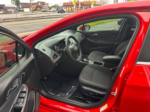 Used 2017 Chevrolet Cruze LT w/ Convenience Package image 9