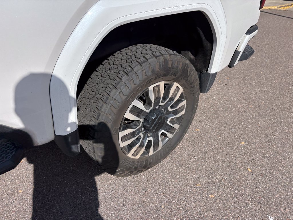 Used 2024 GMC Sierra 2500 Denali Ultimate AWD/4WD image 12