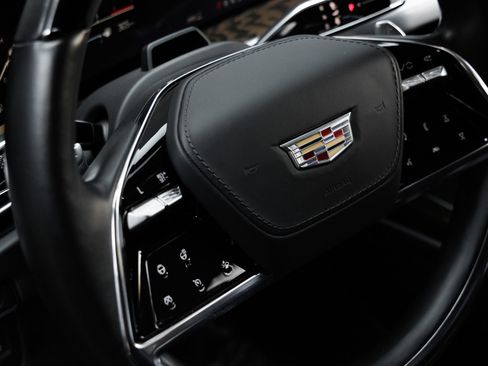 Used 2025 Cadillac Escalade ESV Premium Luxury Platinum AWD/4WD image 18