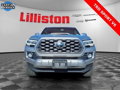 Used 2021 Toyota Tacoma TRD Sport image 2