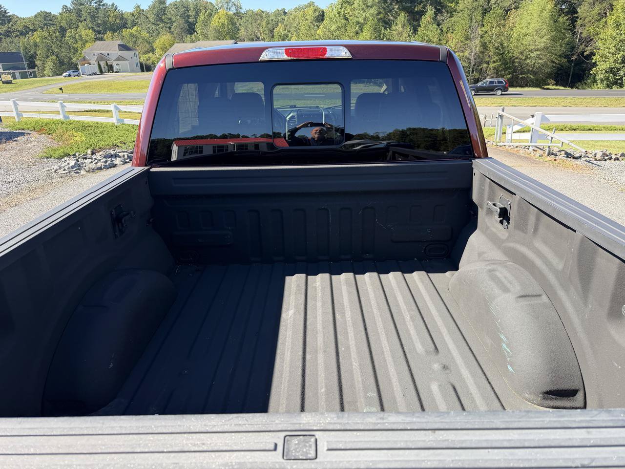 Used 2015 Ford F150 Lariat w/ Equipment Group 502A Luxury AWD/4WD image 5