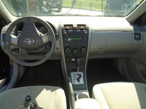 Used 2010 Toyota Corolla LE FWD image 11