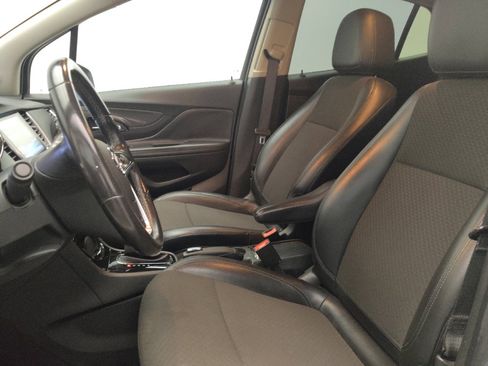 Used 2020 Buick Encore Preferred FWD image 17