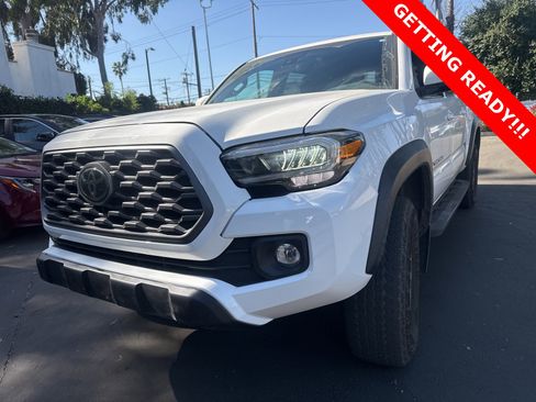 Certified 2023 Toyota Tacoma TRD Off-Road image 2