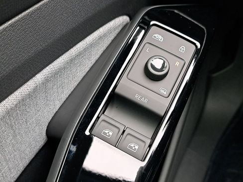 New 2026 Volkswagen ID.4 Pro AWD/4WD image 25