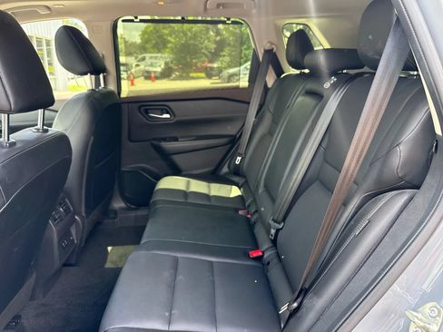 Used 2023 Nissan Rogue SV w/ SV Premium B Package FWD image 14