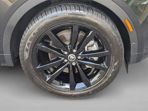 Certified 2024 Jaguar E-PACE R-Dynamic SE AWD/4WD image 25