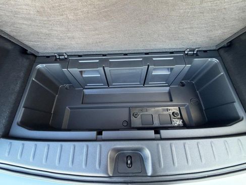 Used 2025 Nissan Pathfinder SL FWD image 15