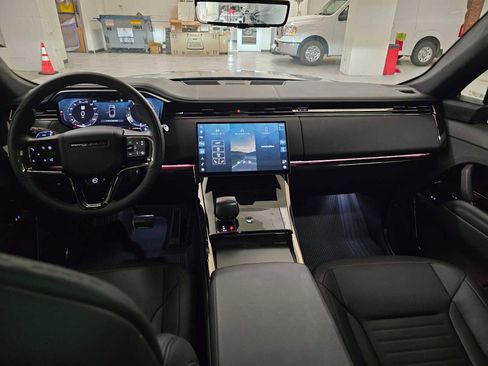 Used 2025 Land Rover Range Rover Sport SV Edition Two image 21