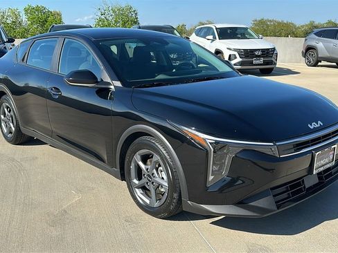 Used 2025 Kia K4 LXS image 14