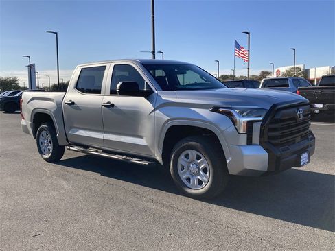 New 2026 Toyota Tundra SR image 2