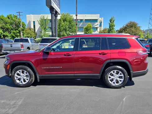 Used 2022 Jeep Grand Cherokee L Limited w/ MOPAR Finishing Package AWD/4WD image 4