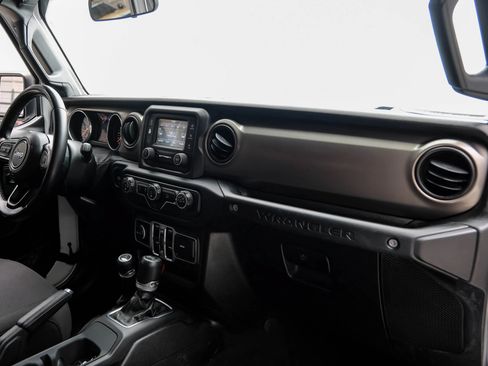 Used 2018 Jeep Wrangler Unlimited Sport S AWD/4WD image 12