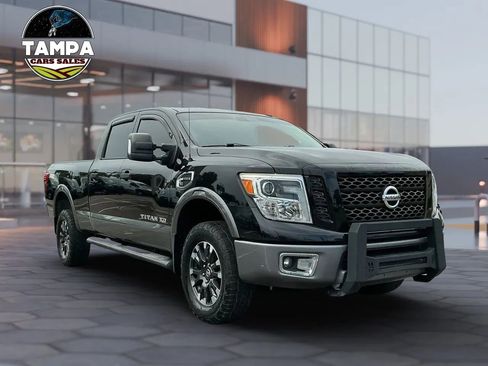 Used 2017 Nissan Titan PRO-4X image 3