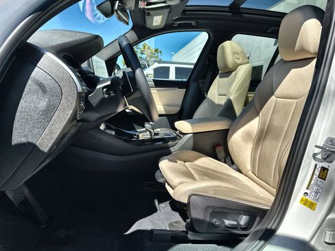 Used 2023 BMW X3 sDrive30i w/ Convenience Package image 3