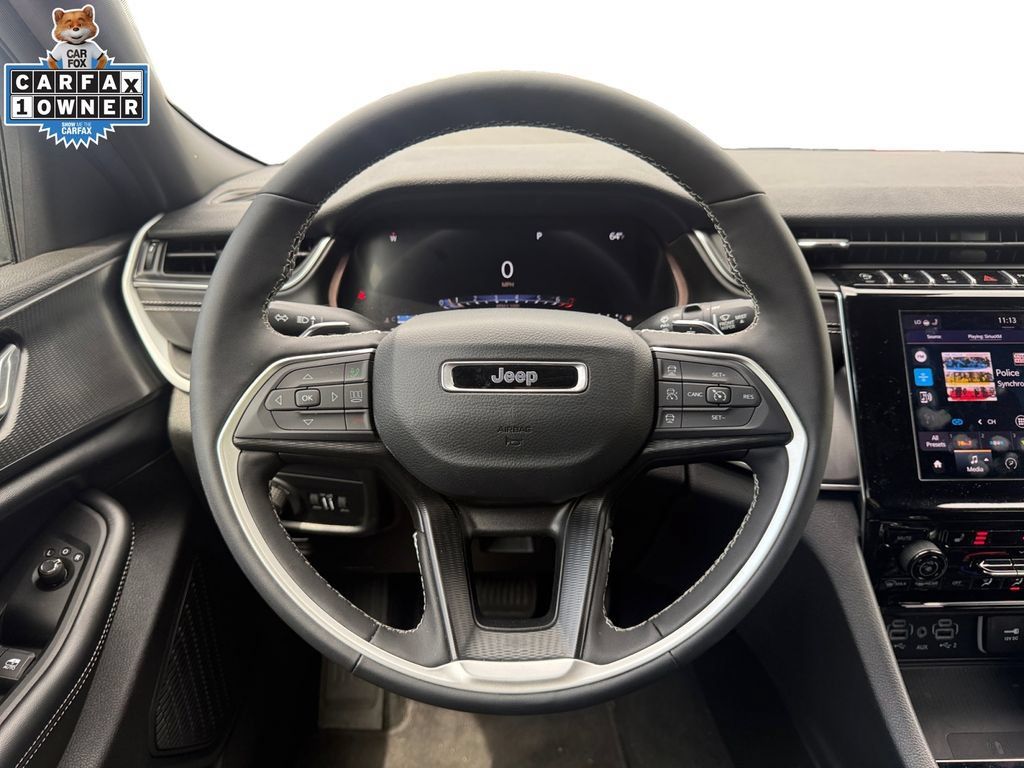 Used 2025 Jeep Grand Cherokee Laredo X w/ Luxury Tech Group I AWD/4WD image 12