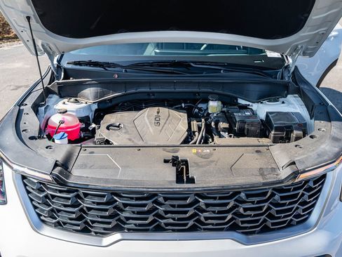 Used 2025 Kia Sorento LX image 22