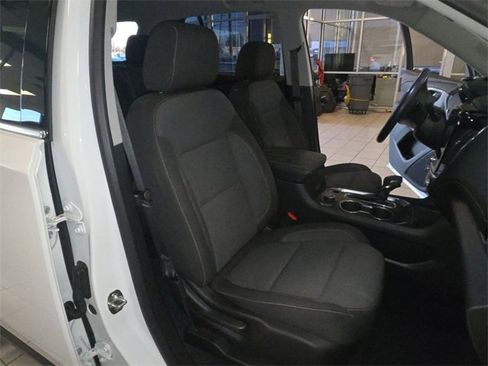 Used 2021 Chevrolet Traverse LT image 25