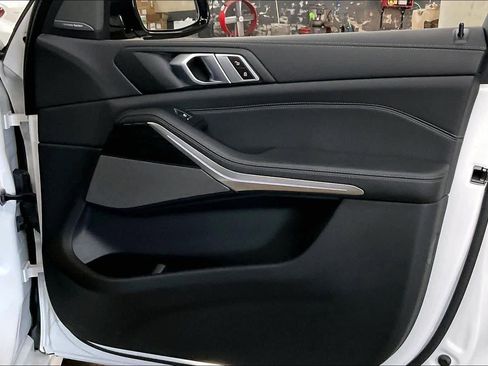 Certified 2025 BMW X5 xDrive40i w/ M Sport Package image 26