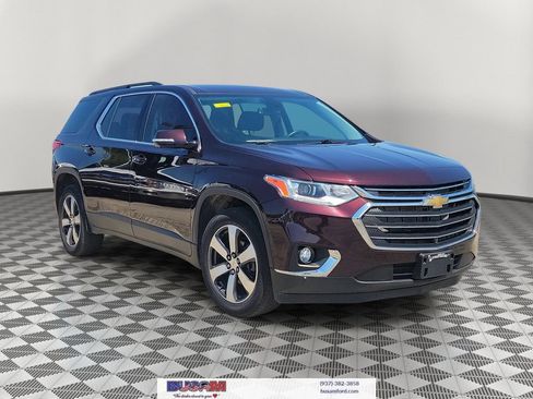 Used 2020 Chevrolet Traverse LT w/ LT Premium Package AWD/4WD image 1
