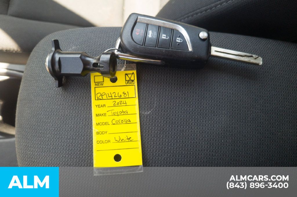 Used 2024 Toyota Corolla LE FWD image 17