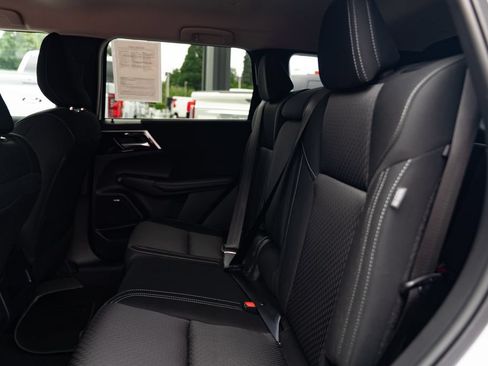 Used 2025 Mitsubishi Outlander ES AWD/4WD image 19