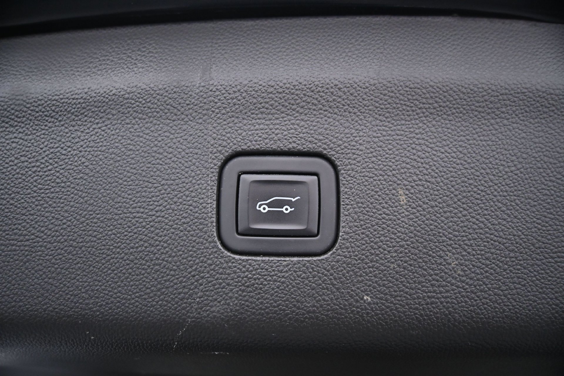 Used 2024 Buick Enclave Essence w/ Experience Buick Package AWD/4WD image 17