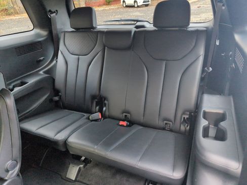 Used 2023 Hyundai Palisade SEL w/ Premium Package image 31