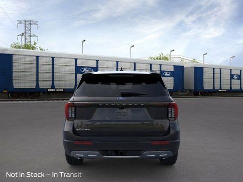 New 2026 Ford Explorer Active RWD image 5