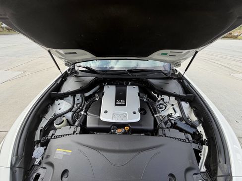 Used 2015 INFINITI Q70 3.7 w/ Sport Package image 32