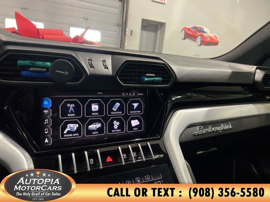 Used 2020 Lamborghini Urus AWD/4WD image 34