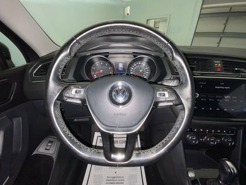 Used 2018 Volkswagen Tiguan SEL AWD/4WD image 14