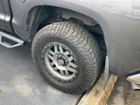 Used 2015 Toyota Tundra SR5 w/ SR5 Upgrade Package image 14