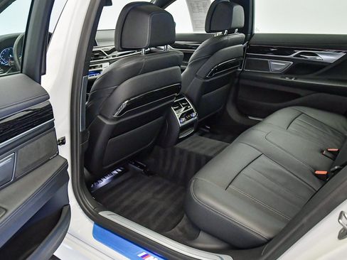 Certified 2022 BMW 740i w/ M Sport Package image 22