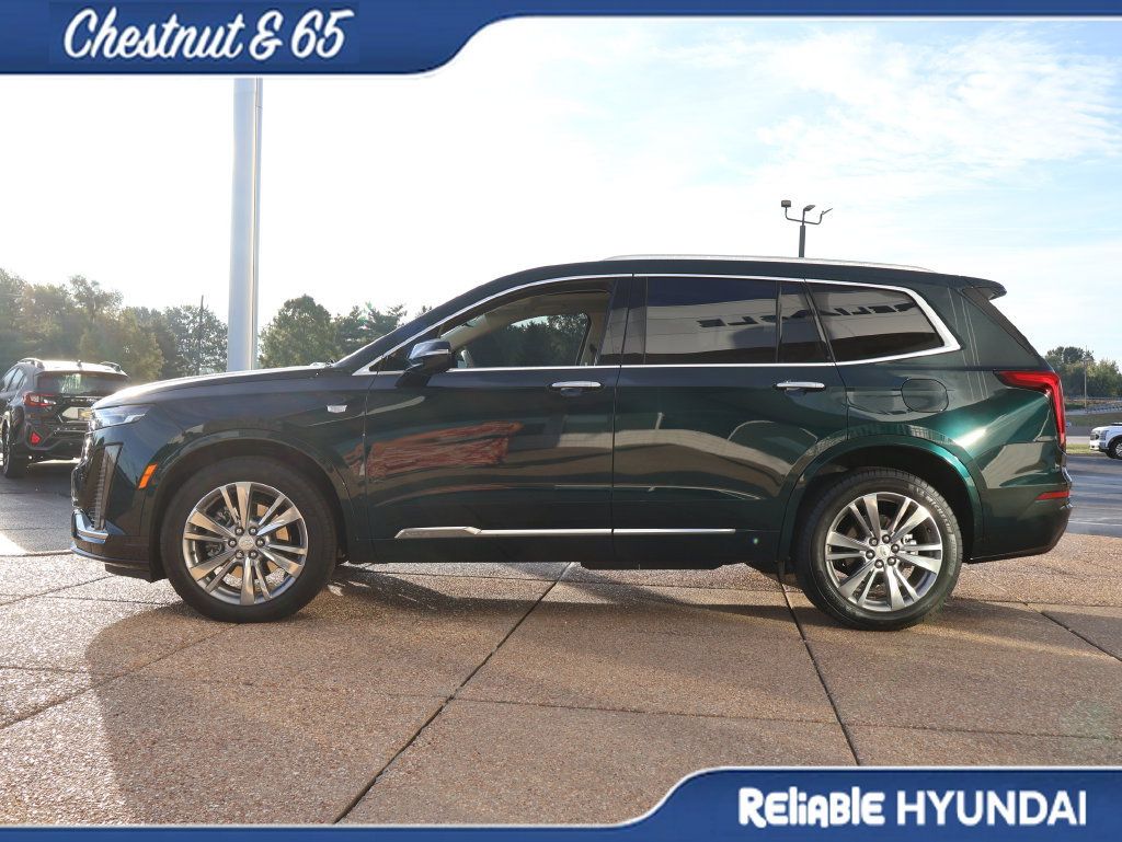 Used 2024 Cadillac XT6 Premium Luxury w/ Technology Package AWD/4WD image 3