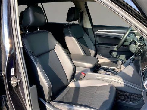 Used 2019 Volkswagen Atlas SEL R-Line AWD/4WD image 7