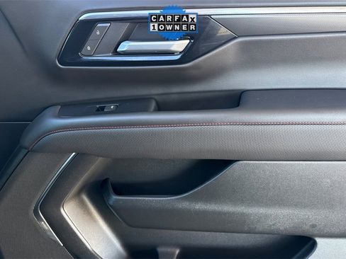 Used 2025 Chevrolet Suburban RST image 27