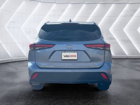 Used 2022 Toyota Highlander XLE image 5