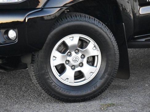 Used 2015 Toyota Tacoma 4x4 Double Cab w/ TRD Off-Road Package image 31