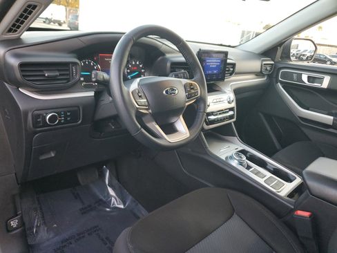 Certified 2023 Ford Explorer XLT image 9