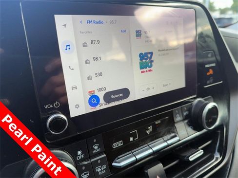 Used 2023 Toyota Highlander L image 25