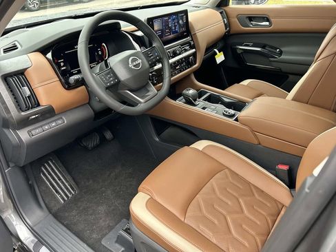 New 2026 Nissan Pathfinder Platinum AWD/4WD image 12