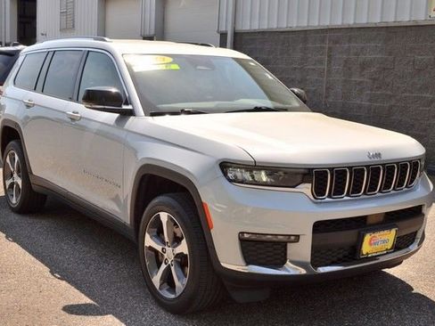 Used 2023 Jeep Grand Cherokee L Limited w/ Rear Seat Video Group I AWD/4WD image 2