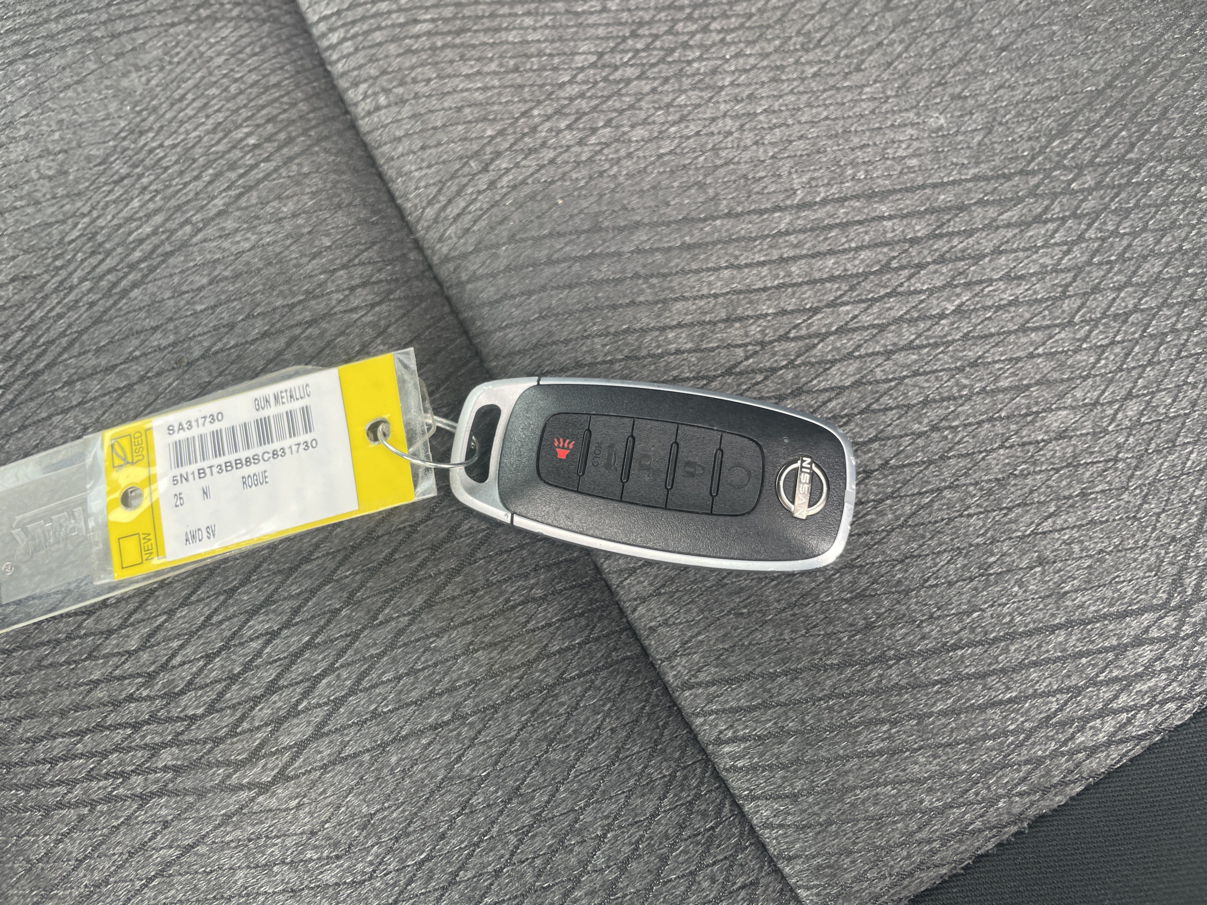 Used 2025 Nissan Rogue SV AWD/4WD image 33