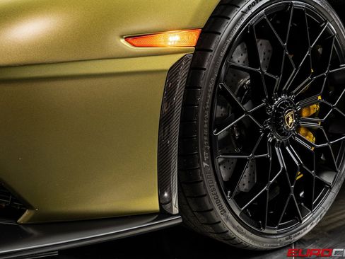 Used 2022 Lamborghini Huracan STO image 17